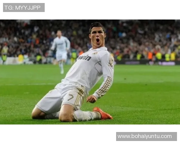 白人猛兽球星的传奇之路：从草根崛起到足坛巅峰的奋斗历程